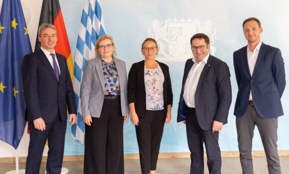 EAB Schmidt_Gespräch T. Glauber und Turnerverband.jpg